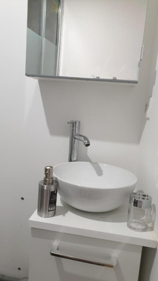 Chambres Poitiers Centre Ville - Salle de Bain, Réfrigérateur, TV et machine à café privatifs - Cuisine commune - Terrasse - Hôtel de ville à 200m Extérieur photo