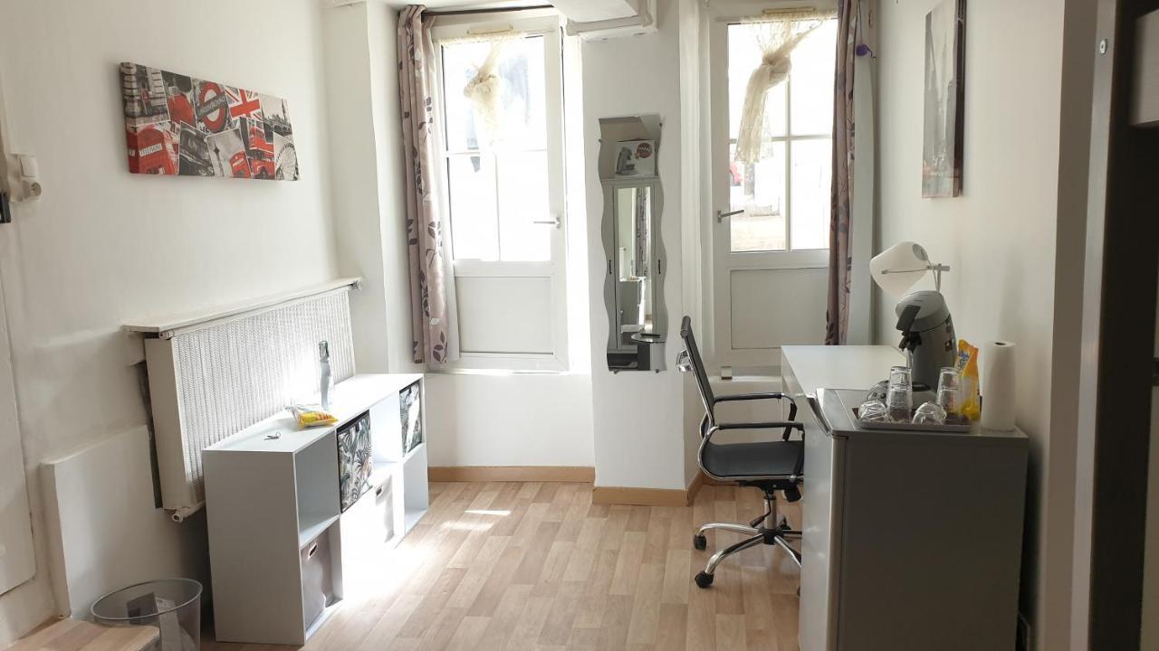Chambres Poitiers Centre Ville - Salle de Bain, Réfrigérateur, TV et machine à café privatifs - Cuisine commune - Terrasse - Hôtel de ville à 200m Extérieur photo