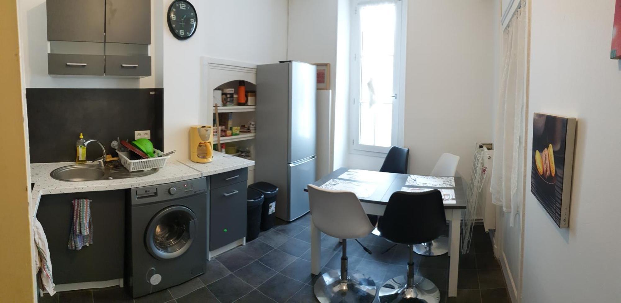 Chambres Poitiers Centre Ville - Salle de Bain, Réfrigérateur, TV et machine à café privatifs - Cuisine commune - Terrasse - Hôtel de ville à 200m Extérieur photo